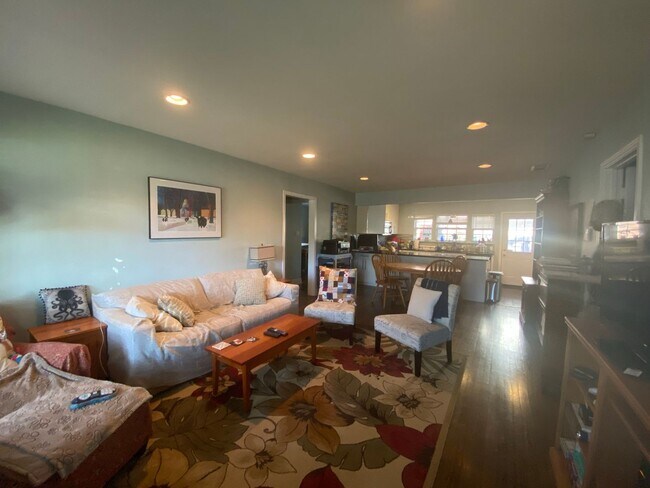 3801 Avenue G Austin, TX 78751 photo 2