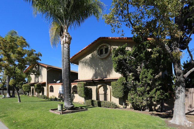 Chase Gardens photo 3