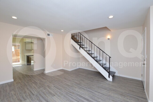 1418 E Knoll Cir Mesa, AZ 85203 photo 2
