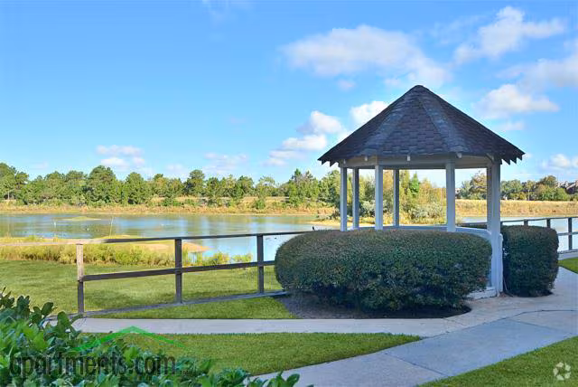 Point At Windmill Lakes photo 4