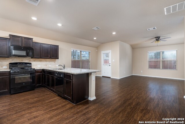 2214 Marbach Woods San Antonio, TX 78245 photo 5