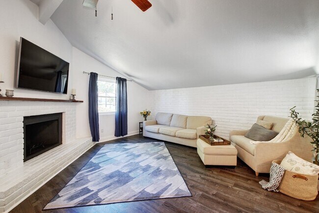 10224 Rutland Village W Austin, TX 78758 photo 4