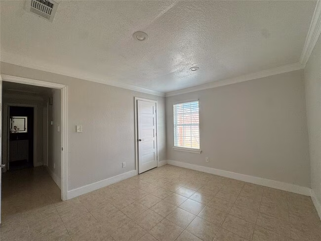 5210 Tahoe Trail, Austin, TX 78745 photo 4