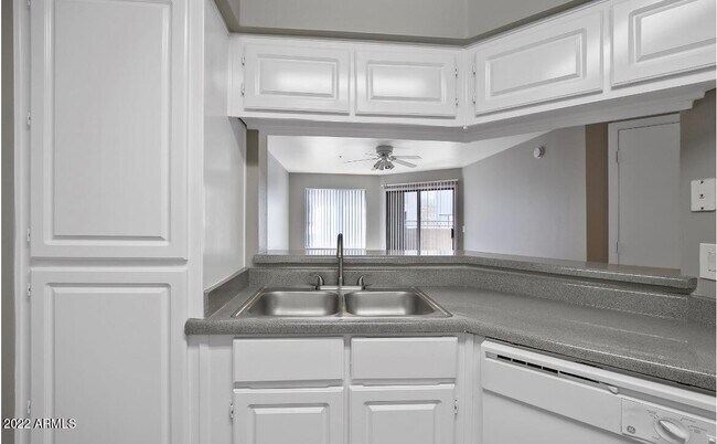 2025 E Campbell Ave Phoenix, AZ 85016 photo 5