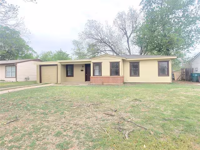 1232 Cameron St Fort Worth, TX 76115 photo 2