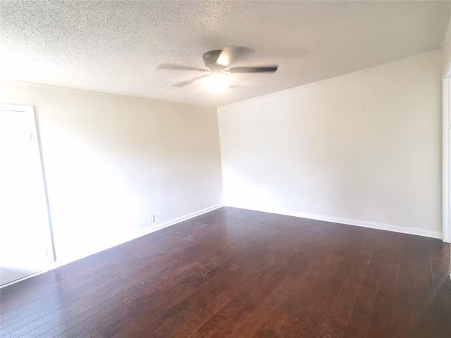 1232 Cameron St Fort Worth, TX 76115 photo 3