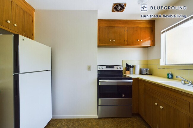822 Kipling St Palo Alto, CA 94301 photo 4