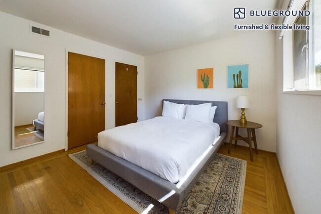 822 Kipling St Palo Alto, CA 94301 photo 3
