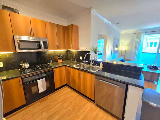 550 Park Blvd San Diego, CA 92101 photo 5