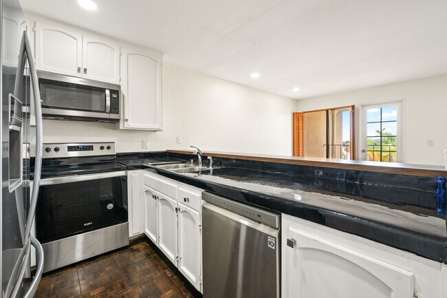 2251 Altisma Way Carlsbad, CA 92009 photo 5