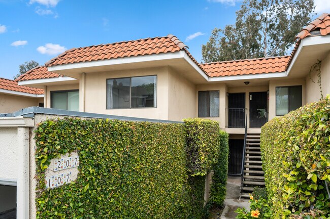 2251 Altisma Way Carlsbad, CA 92009 photo 2