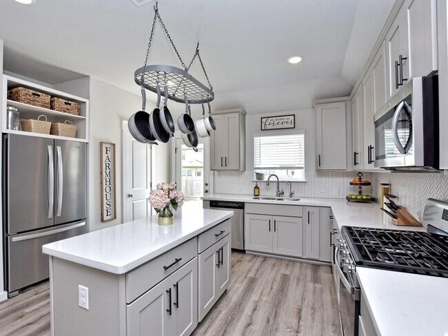 229 Lambert St Leander, TX 78641 photo 2