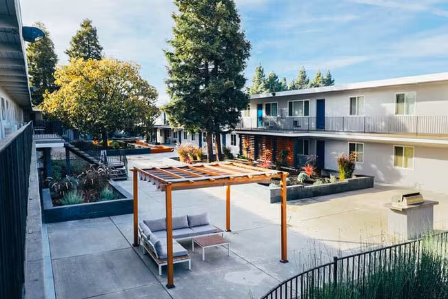 Magnolia Terrace photo 2