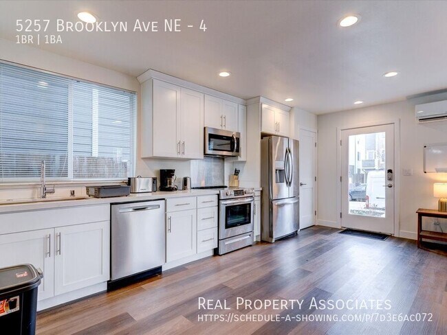 5257 Brooklyn Ave NE Seattle, WA 98105 photo 5