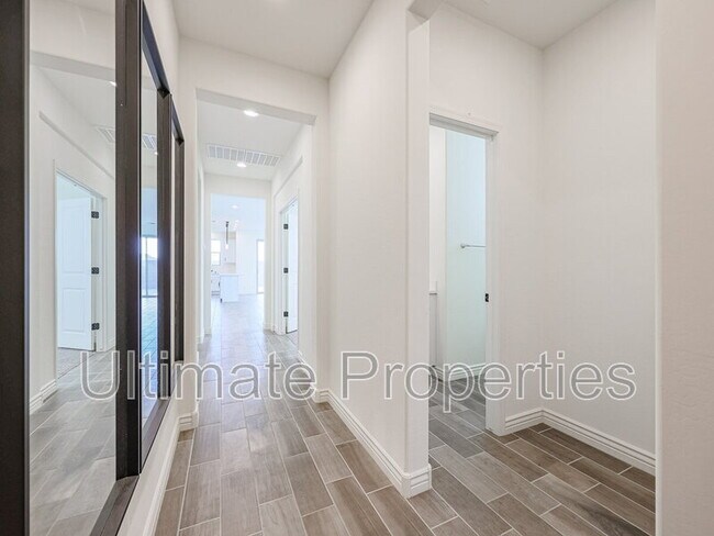 14424 West Honeysuckle Dr Sun City West, AZ 85387 photo 3