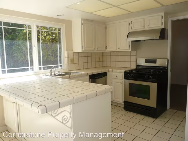 6514 Springpath Ln San Jose, CA 95120 photo 2