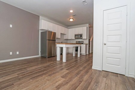 3323 Brambleton Hill Ln photo 5