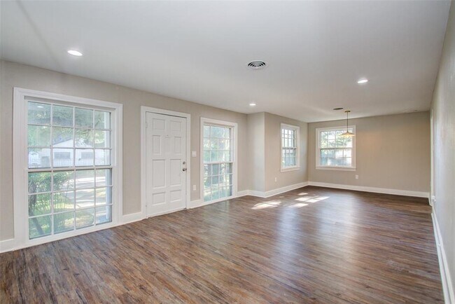 417 Sue Street, Houston, TX 77009 photo 4