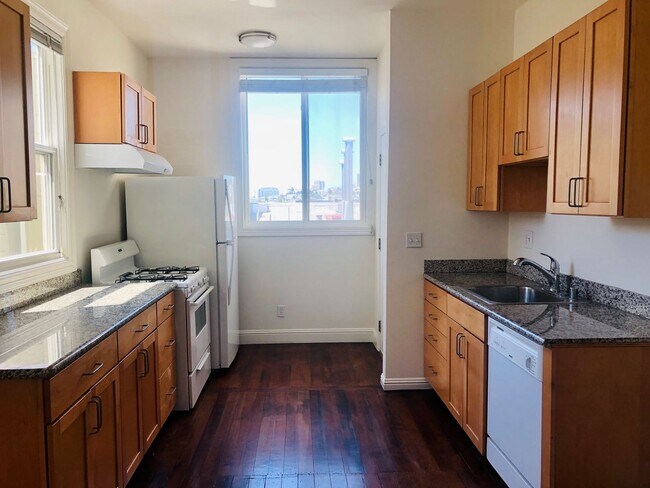 Centrally located 1 BR/1BA apartment home in Hayes Valley-AMSI photo 3