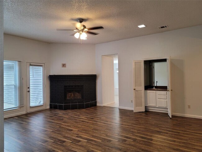 613 Hanover Drive, Allen, TX 75002 photo 2