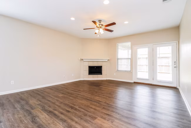 408 Lead Creek Dr Fort Worth, TX 76131 photo 3