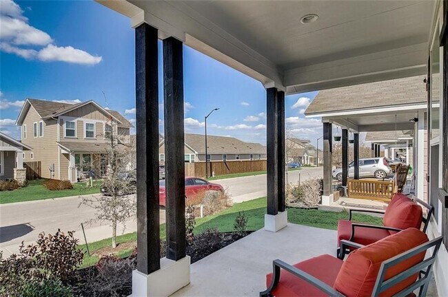 244 E Broade St Leander, TX 78641 photo 2