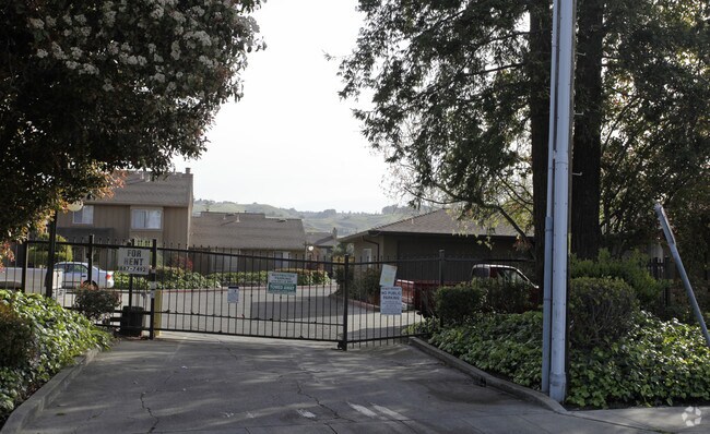 Manon Springs Apartments photo 2