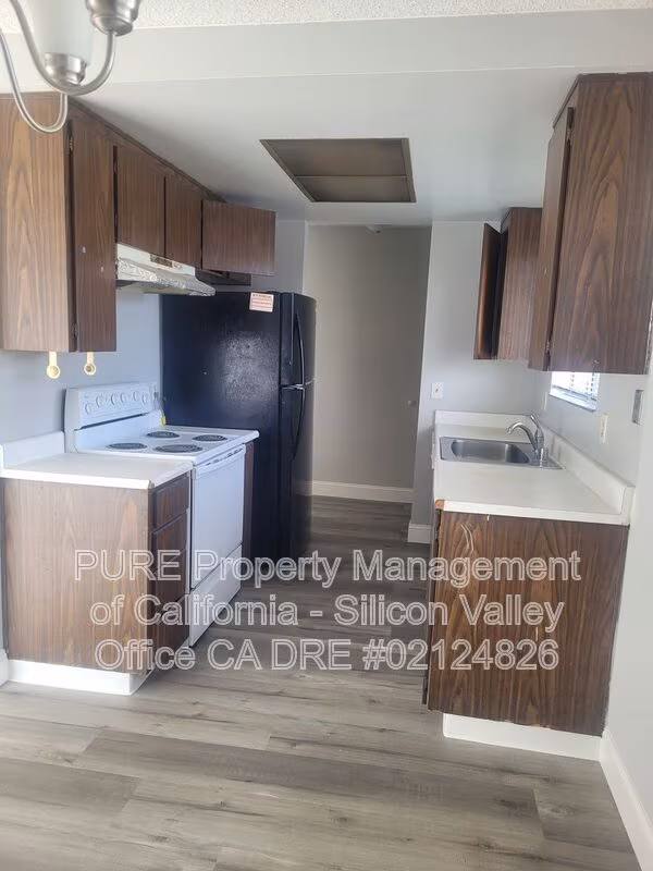 1095 D Reed Ave. photo 4