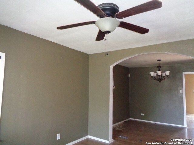 247 E Baylor St San Antonio, TX 78204 photo 3