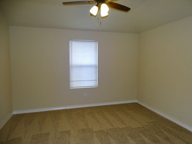 13915 ANNA'S Way San Antonio, TX 78233 photo 2