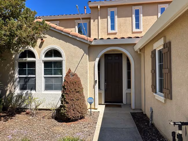 Beautiful 4 Bedroom 3 Bath Shadow Lakes Home photo 2