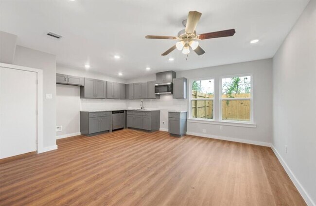 8120 Laura Koppe Road, Houston, TX 77028 photo 3