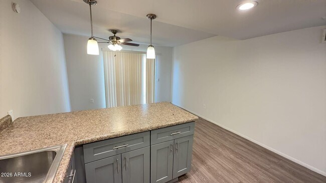 4418 N 53rd Ln Phoenix, AZ 85031 photo 2