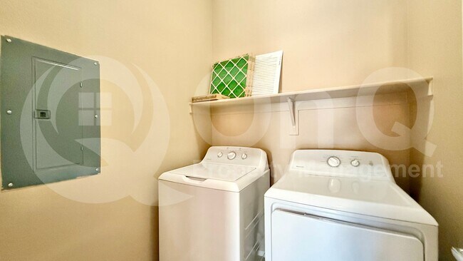 1350 S Greenfield Rd Mesa, AZ 85206 photo 4