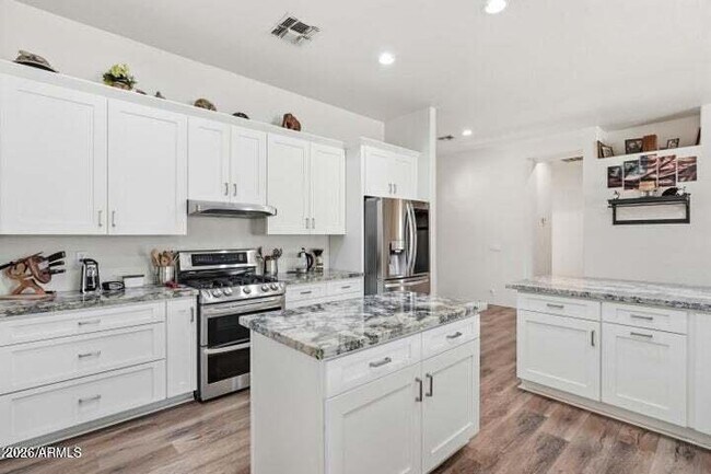 11203 W Cottonwood Ln Avondale, AZ 85392 photo 3