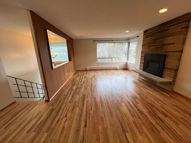 13807 Greenwood Ave N Seattle, WA 98133 photo 3