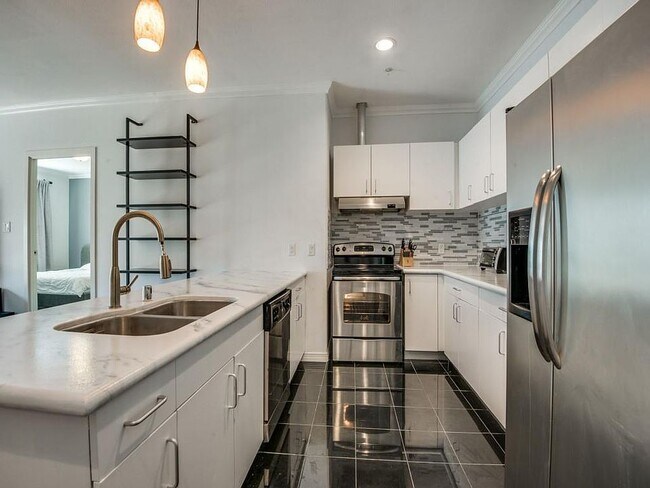 1100 W Trinity Mills Rd Carrollton, TX 75006 photo 4