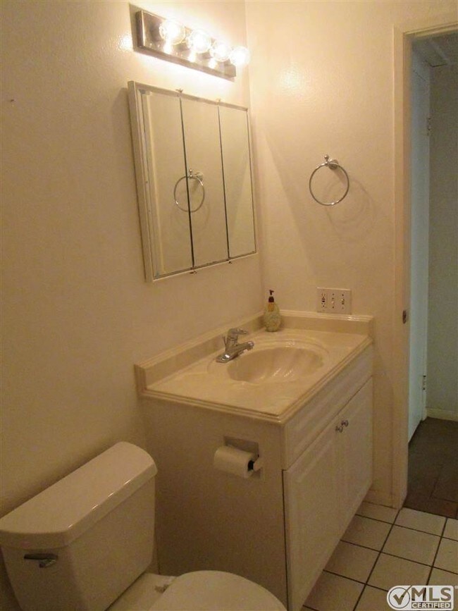 5700 Baltimore Dr La Mesa, CA 91942 photo 3