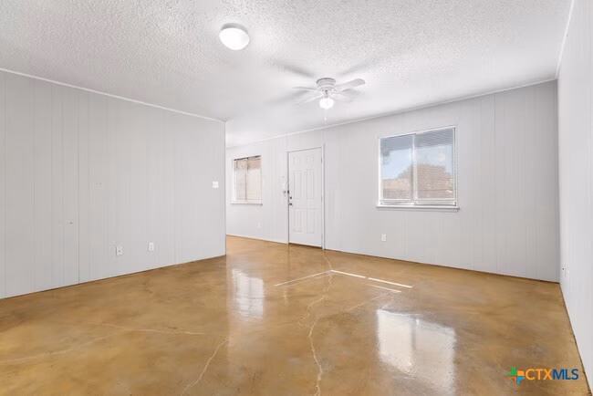 222 Redbud Ln New Braunfels, TX 78130 photo 4