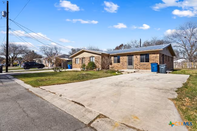 222 Redbud Ln New Braunfels, TX 78130 photo 2
