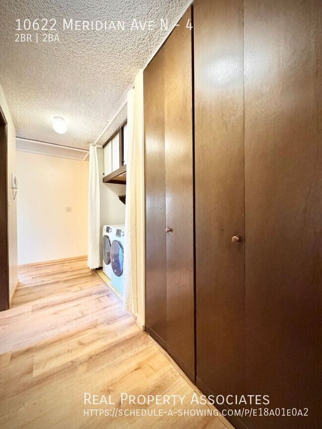 10622 Meridian Ave N Seattle, WA 98133 photo 3