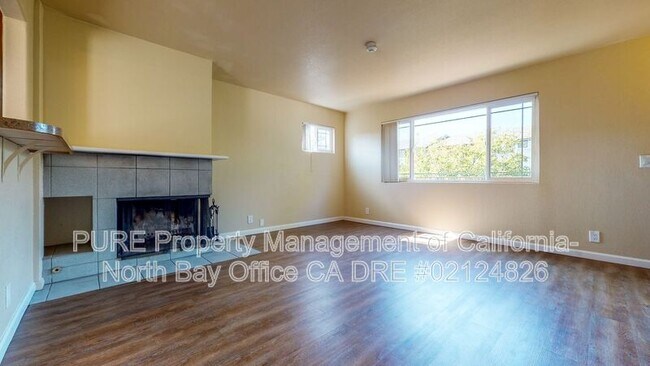 8045 Beverly Dr Rohnert Park, CA 94928 photo 2