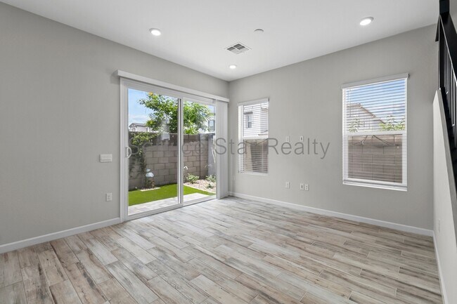 17144 N 50th Pl photo 4
