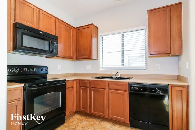 10323 W Via Del Sol Peoria, AZ 85383 photo 5