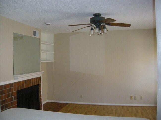 2110 Rio Grande St Austin, TX 78705 photo 5