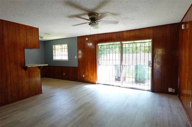 10642 Wolbrook Street, Houston, TX 77016 photo 2