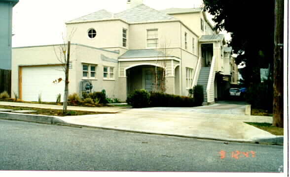 1289 Magnolia photo 2