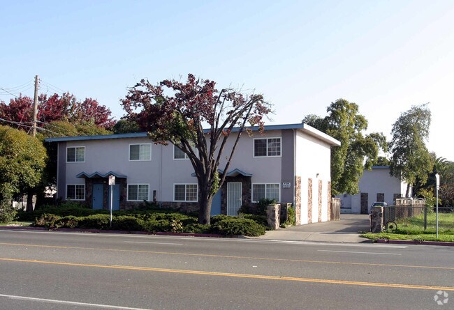 25888 Gading Road, Hayward, CA 94544 photo 2