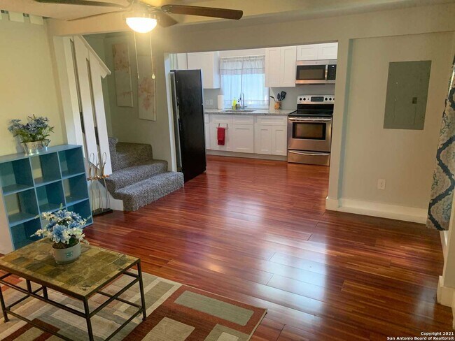 617 Burnet St San Antonio, TX 78202 photo 4