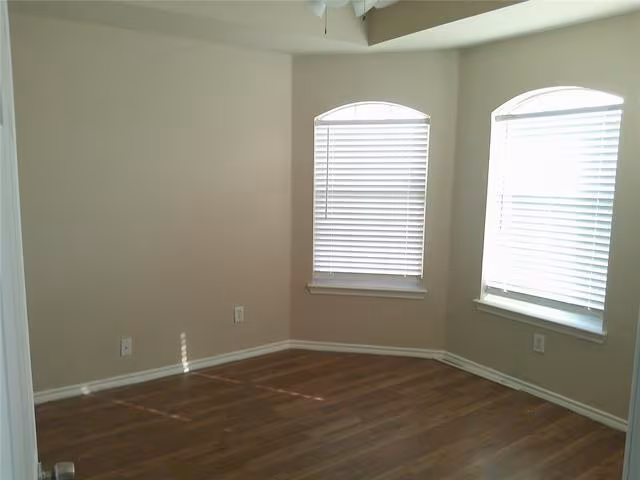 5644 Indian Hill Drive, Arlington, TX 76018 photo 3